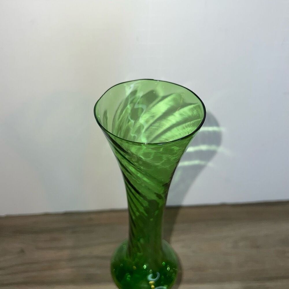 Enesco Green Colored MCM Vintage Glass Bud Vase Footed Stem 8" Tall Twist Stem - Picture 4 of 6